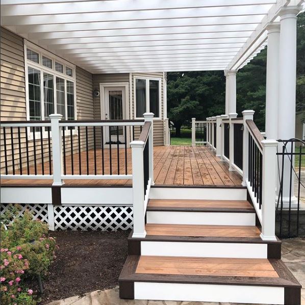 Diversified Remodeling builds a new Trex Deck in Shelton, CT