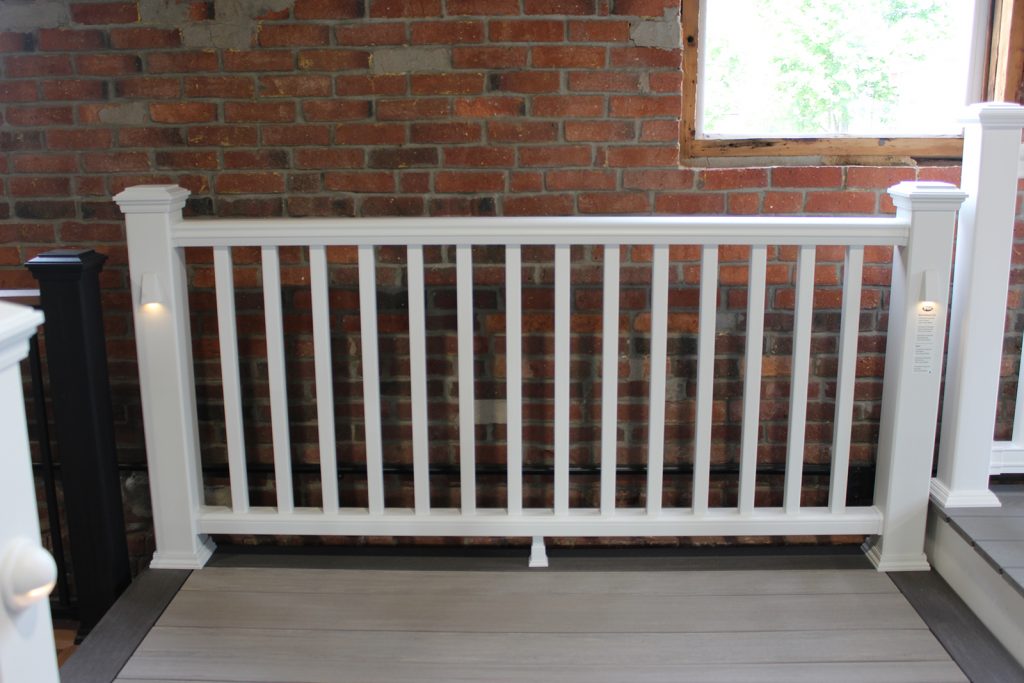 TREX TRANSCEND CROWN TOP RAIL IN WHITE WITH WHITE SQUARE BALUSTERS 01