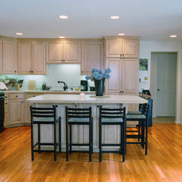 LAMINATE FLOORING